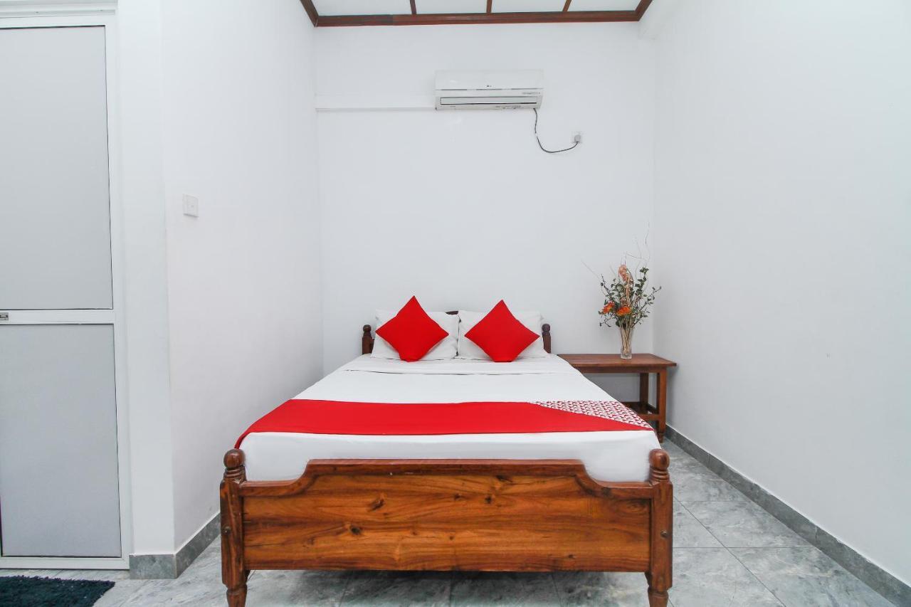 Leo'S Home Stay Dehiwala-Mount Lavinia Exterior foto
