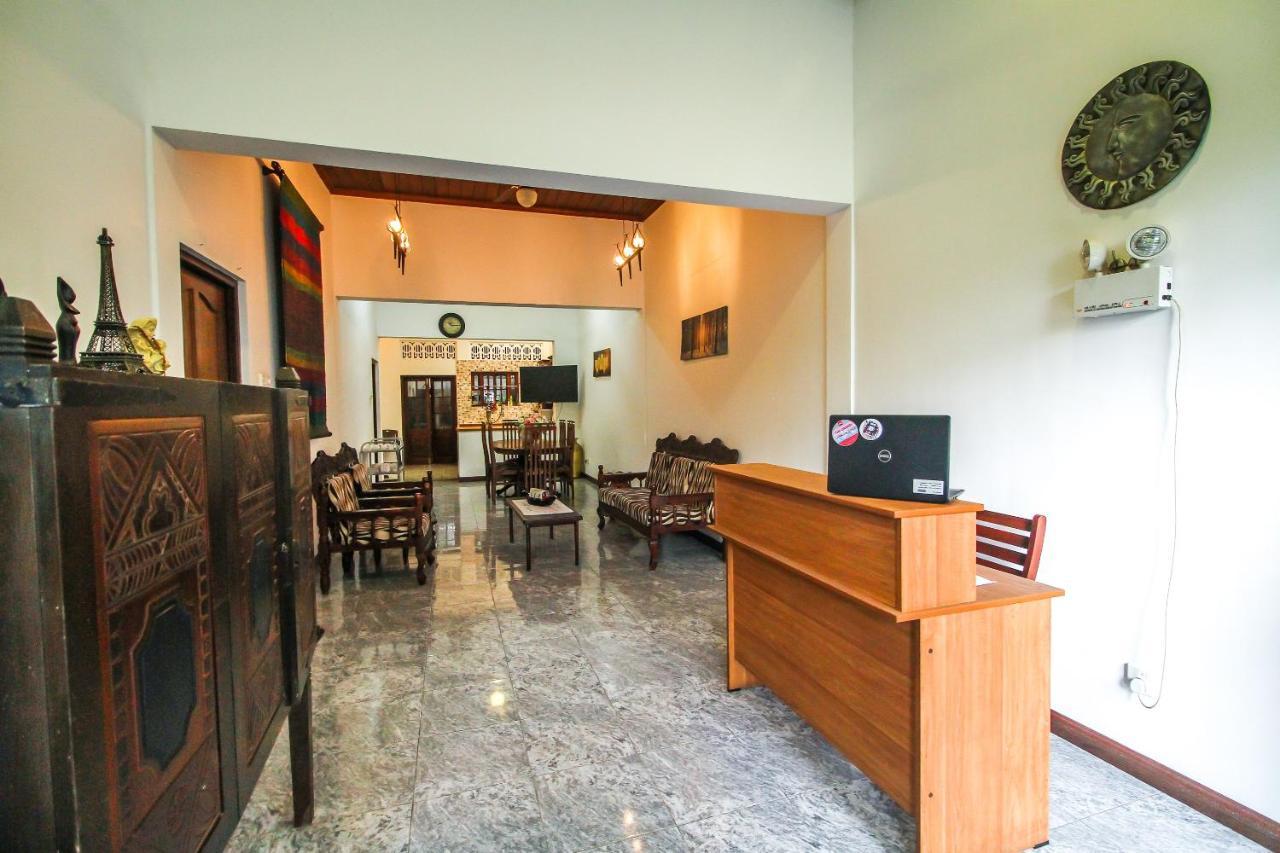 Leo'S Home Stay Dehiwala-Mount Lavinia Exterior foto