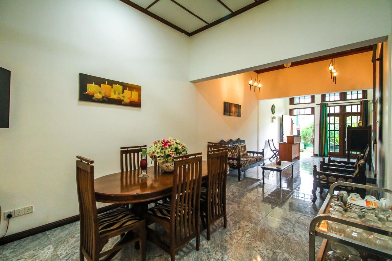 Leo'S Home Stay Dehiwala-Mount Lavinia Exterior foto